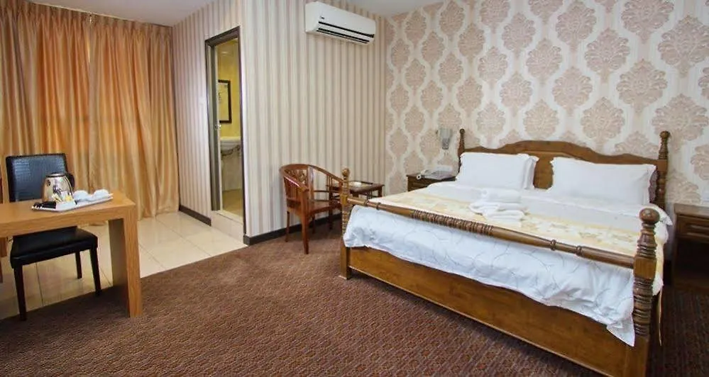 Hotel Tebrau Ct Johor Bahru 3*,